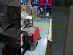 Компактный стиральный аппарат Dycon легко проходит через узкие проходы